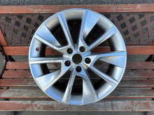 Load image into Gallery viewer, 1x Alufelge 18 Zoll 7.0" 5x112 45ET Glanz Silber 57A601025D Skoda Karoq FEL4017920869yw