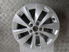 Laden Sie das Bild in den Galerie-Viewer, 1x Alufelge 16 Zoll 6.0" 5x112 38ET 657601025AJ Skoda Scala Rim Wheel FEL5664814466zc