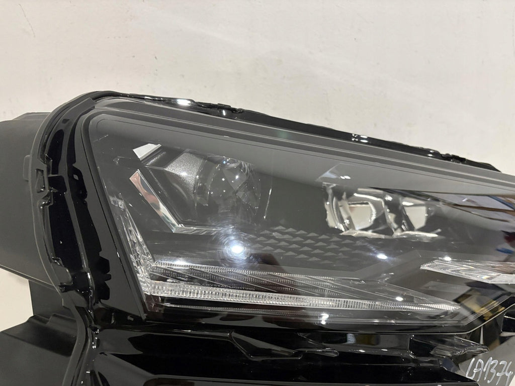 Frontscheinwerfer Skoda Karoq 57B941036B Rechts Scheinwerfer Headlight SCH6951781075gg