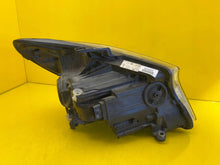 Laden Sie das Bild in den Galerie-Viewer, Frontscheinwerfer Mercedes-Benz Vito W447 Eqv A4479063201 LED Rechts oder Links