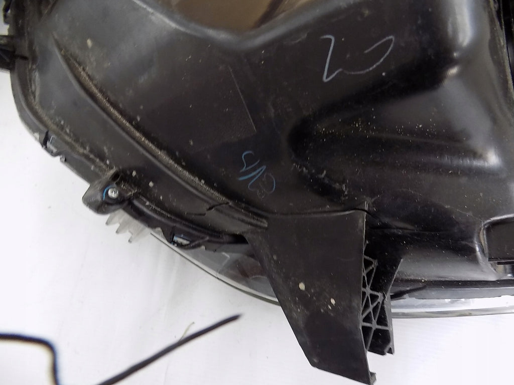 Frontscheinwerfer Mitsubishi L200 8301D154 Rechts Scheinwerfer Headlight