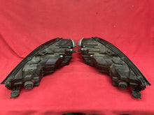 Laden Sie das Bild in den Galerie-Viewer, Frontscheinwerfer Audi A4 8W0941033 8W0941034 LED Ein Stück (Rechts oder Links)