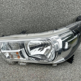 Frontscheinwerfer Toyota Hilux VIII Links Scheinwerfer Headlight SCH3387295682nq