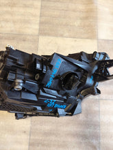 Laden Sie das Bild in den Galerie-Viewer, Frontscheinwerfer Skoda Kamiq 655941015C Full LED Links Scheinwerfer Headlight SCH3315579714qv