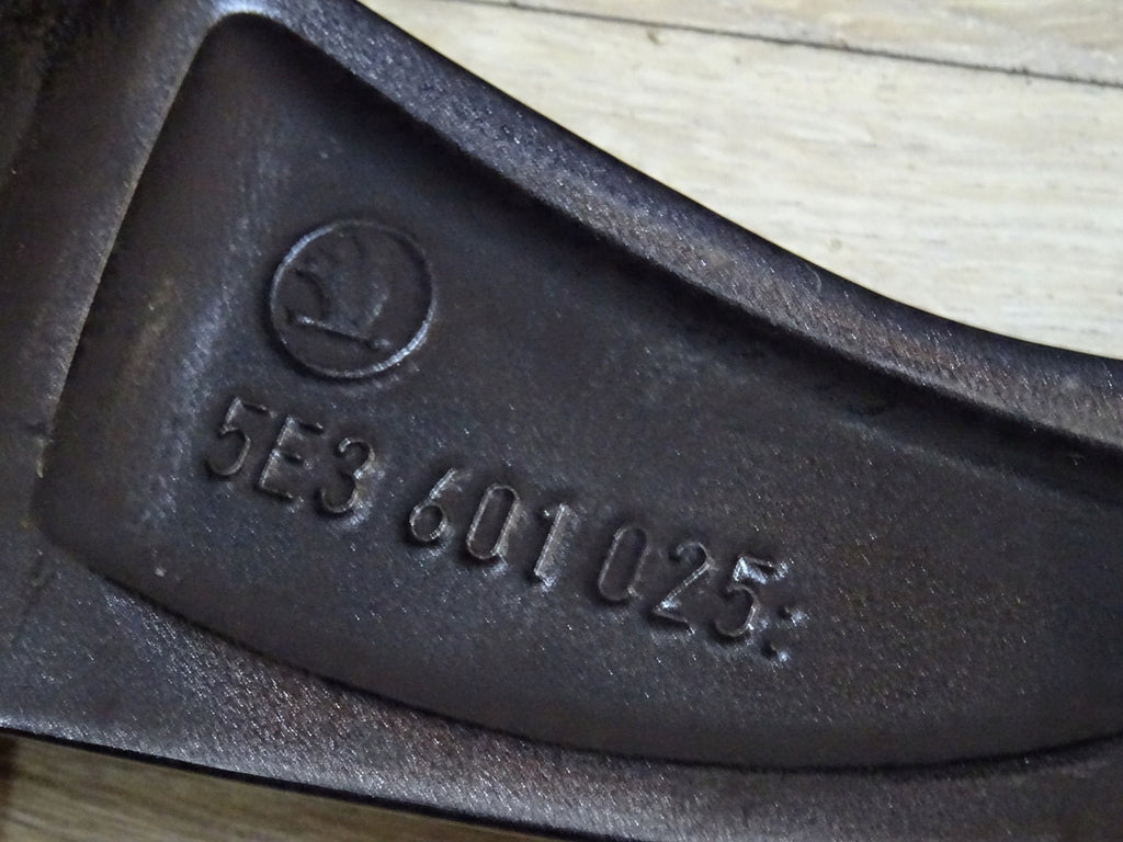 1x Alufelge 19 Zoll 7.5" 5x112 Glanz 5E3601025AF Skoda Octavia Rim Wheel