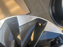 Laden Sie das Bild in den Galerie-Viewer, 1x Alufelge 21 Zoll 8.5" 5x112 40ET 5LA601025L Skoda Enyaq Rim Wheel FEL3027635544tr