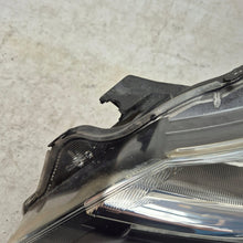 Load image into Gallery viewer, Frontscheinwerfer Toyota Yaris Ein Stück (Rechts oder Links) Headlight SCH9247899120up