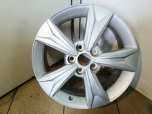 Laden Sie das Bild in den Galerie-Viewer, 1x Alufelge 17 Zoll 6.5" 5x114.3 45ET Glanz Silber PW457-10001 Toyota X FEL6783025047rc