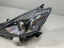 Laden Sie das Bild in den Galerie-Viewer, Frontscheinwerfer Toyota Prius Plus LED Ein Stück (Rechts oder Links) Headlight SCH3122120758wc