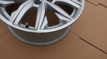 Load image into Gallery viewer, 1x Alufelge 17 Zoll 7.0&quot; 5x112 34ET Glanz Silber 80A601025 Audi Rim Wheel