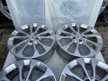 Laden Sie das Bild in den Galerie-Viewer, 4x Alufelge 17 Zoll 6.5" 5x112 38ET Silber 1564011700 Mercedes-Benz Glb Gla FEL7719491080bo