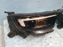 Load image into Gallery viewer, Frontscheinwerfer Opel Mokka 9834007980 LED Ein Satz Scheinwerfer Headlight SCH2497163455iz