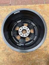 Laden Sie das Bild in den Galerie-Viewer, 1x Alufelge 17 Zoll 7.5" 5x112 43ET 6898036 BMW 1 Rim Wheel FEL3723641032ph