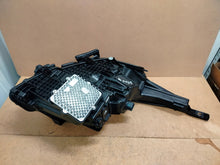 Load image into Gallery viewer, Frontscheinwerfer Land Rover Range V L460 M8E2-13W030-EM Full LED Links SCH4773684046rh