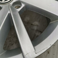 Load image into Gallery viewer, 1x Alufelge 16 Zoll 6.5" 5x112 46ET Glanz Silber 5H0071496 VW Golf Viii FEL9412385751dx