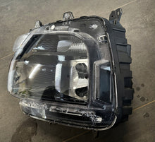 Laden Sie das Bild in den Galerie-Viewer, Frontscheinwerfer Hyundai Staria 92101-CG000 CG921-61030 Xenon Links Headlight SCH1280702587qx