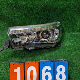 Frontscheinwerfer Toyota Hilux VIII Links Scheinwerfer Headlight SCH8051231135jo