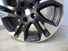 Laden Sie das Bild in den Galerie-Viewer, 1x Alufelge 17 Zoll 7.0&quot; 5x108 46ET 9833355980 9833356680 672044871 Opel Zafira