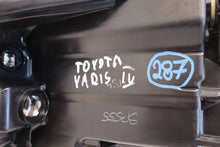 Laden Sie das Bild in den Galerie-Viewer, Frontscheinwerfer Toyota Yaris Rechts Scheinwerfer Headlight SCH1141358562vp