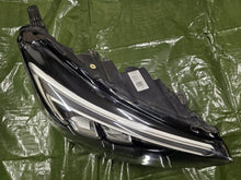 Laden Sie das Bild in den Galerie-Viewer, Frontscheinwerfer Opel Crossland X 39153432 Rechts Scheinwerfer Headlight SCH3009173090bs