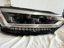 Load image into Gallery viewer, Frontscheinwerfer VW Touran 5TC941081D 5TC941082D Ein Stück (Rechts oder Links)