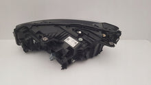 Laden Sie das Bild in den Galerie-Viewer, Frontscheinwerfer BMW Active Tourer U06 5A42248-08 LED Links Headlight SCH8928818735gu