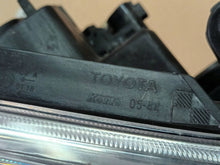Laden Sie das Bild in den Galerie-Viewer, Frontscheinwerfer Toyota Avensis Rechts Scheinwerfer Headlight SCH7117469105ap
