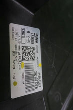 Load image into Gallery viewer, Frontscheinwerfer Dacia Duster 260107725R LED Rechts Scheinwerfer Headlight SCH1704493826ne