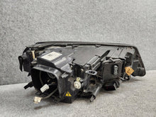 Laden Sie das Bild in den Galerie-Viewer, Frontscheinwerfer VW Touareg 7P1941033 Xenon Links Scheinwerfer Headlight SCH1381154822is