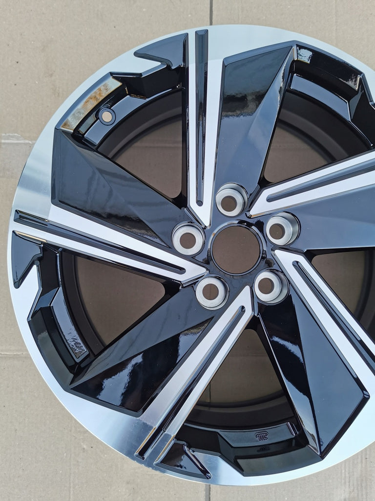 1x Alufelge 18 Zoll 7.0" 5x114.3 38ET 4250G472 Mitsubishi Eclipse Cross