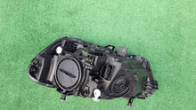 Laden Sie das Bild in den Galerie-Viewer, Frontscheinwerfer Mercedes-Benz Cla A1189062000 Halogen Rechts Headlight