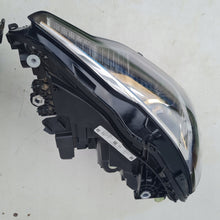 Laden Sie das Bild in den Galerie-Viewer, Frontscheinwerfer BMW 2 G42 5A320F3 5A320F4 LED Ein Satz Scheinwerfer Headlight SCH4118853709vo