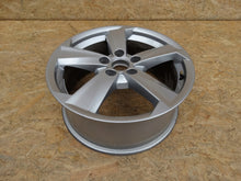 Laden Sie das Bild in den Galerie-Viewer, 1x Alufelge 17 Zoll 7.0&quot; 5x112 45ET Glanz Silber 81A601025B Audi Q2 Rim Wheel