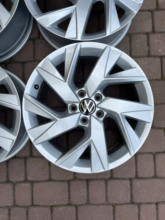 4x Alufelge 18 Zoll 7.0" 5x114.3 43ET Glanz 5NA601025AD VW Passat Tiguan Arteon FEL8738983055ku