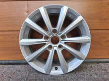 Load image into Gallery viewer, 1x Alufelge 16 Zoll 6.5" 5x112 42ET Glanz Silber 3G0071496B VW Passat Golf I FEL2480701970xq