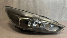 Load image into Gallery viewer, Frontscheinwerfer Ford Focus III F1EB13D154-CE Xenon Rechts Headlight SCH6707531625pk