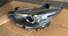 Laden Sie das Bild in den Galerie-Viewer, Frontscheinwerfer Mazda KA1F-51-040C LED Links Scheinwerfer Headlight SCH9081799341fz