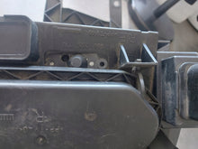 Load image into Gallery viewer, Frontscheinwerfer VW Multivan 7H1941015 7H1941018 Links Scheinwerfer Headlight SCH2063557773cs