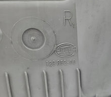 Laden Sie das Bild in den Galerie-Viewer, Frontscheinwerfer Mercedes-Benz W124 12985200 Rechts Scheinwerfer Headlight