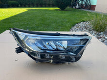 Laden Sie das Bild in den Galerie-Viewer, Frontscheinwerfer Toyota Rav V 4 Rechts Scheinwerfer Headlight