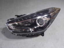 Laden Sie das Bild in den Galerie-Viewer, Frontscheinwerfer Hyundai I I40 92101-3 201892101-3 85122000 Xenon Links SCH1349832648vk