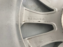 Laden Sie das Bild in den Galerie-Viewer, 1x Alufelge 17 Zoll 7.5" 5x112 38ET Glanz Silber 8W0601025L Audi A4 Rim Wheel FEL6643135527uy