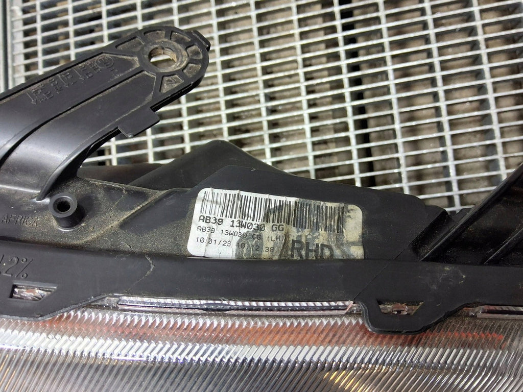 Frontscheinwerfer Ford Ranger AB39-13W030-GG Links Scheinwerfer Headlight SCH2346013307om