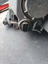 Laden Sie das Bild in den Galerie-Viewer, Frontscheinwerfer Kia Sportage 921023U270 01130404 Rechts Scheinwerfer Headlight SCH4783719925em