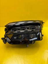 Laden Sie das Bild in den Galerie-Viewer, Frontscheinwerfer Skoda 5LB941035 LED Links Scheinwerfer Headlight SCH6478939865sd