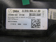 Laden Sie das Bild in den Galerie-Viewer, Frontscheinwerfer Mercedes-Benz Sprinter A9109065700 LED Links Headlight SCH7111374395on