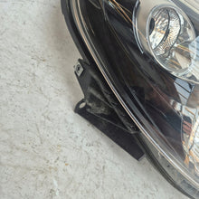 Laden Sie das Bild in den Galerie-Viewer, Frontscheinwerfer Renault Twingo II 271528-00 Rechts Scheinwerfer Headlight SCH5252671533qe