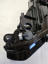 Laden Sie das Bild in den Galerie-Viewer, Frontscheinwerfer Audi A3 8V0941032A Xenon Links Scheinwerfer Headlight