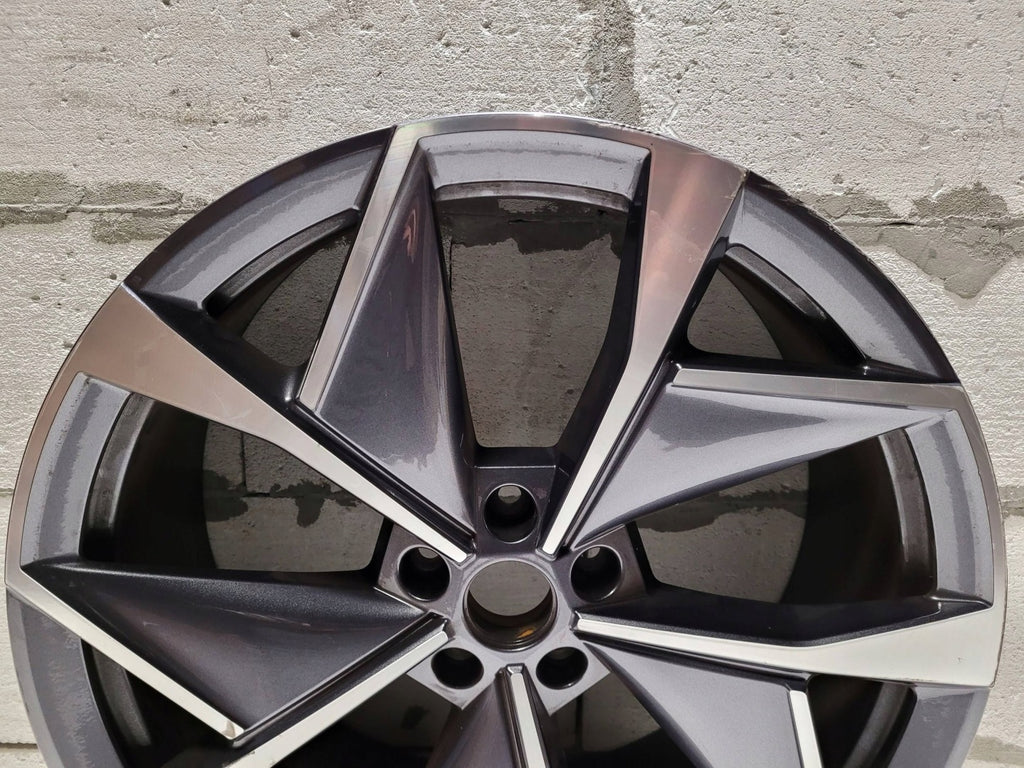 1x Alufelge 21 Zoll 8.5" 5x112 40ET Zum Streichen 5LA601025 Skoda Enyaq FEL6889346657io
