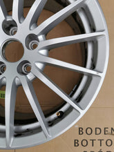 Laden Sie das Bild in den Galerie-Viewer, 1x Alufelge 17 Zoll 7.5" 5x112 29ET Glanz Silber 8W0601025AE Audi A4 B9 FEL2991623772bf